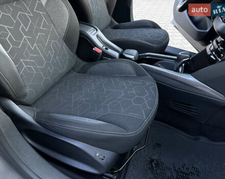 Пежо 2008 2017 у Києві на Automoto.ua Сірий Пежо 2008, об'ємом двигуна 1.2 л та пробігом 77 тис. км за 10900 $, фото 19 на Automoto.ua