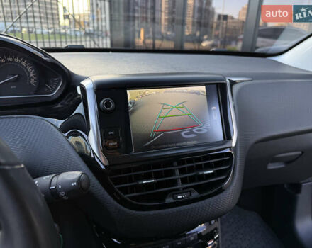 Пежо 2008 2017 у Києві на Automoto.ua Сірий Пежо 2008, об'ємом двигуна 1.2 л та пробігом 77 тис. км за 10900 $, фото 27 на Automoto.ua