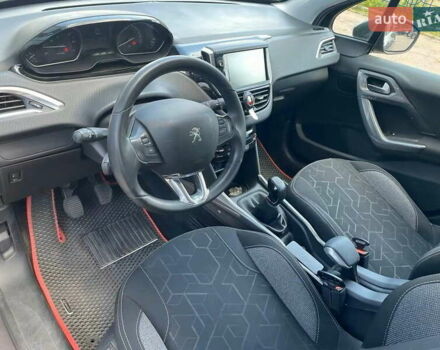Пежо 2008 2019 у Києві на Automoto.ua Сірий Пежо 2008, об'ємом двигуна 1.2 л та пробігом 51 тис. км за 10950 $, фото 12 на Automoto.ua