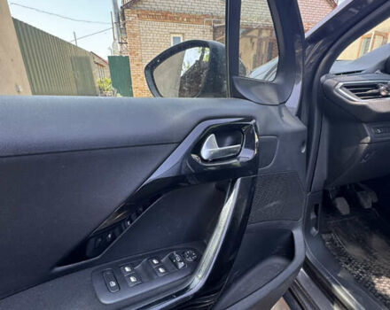 Сірий Пежо 2008, об'ємом двигуна 1.2 л та пробігом 140 тис. км за 9800 $, фото 11 на Automoto.ua