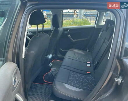 Пежо 2008 2019 у Києві на Automoto.ua Сірий Пежо 2008, об'ємом двигуна 1.2 л та пробігом 51 тис. км за 10950 $, фото 15 на Automoto.ua