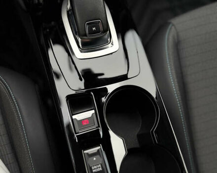 Сірий Пежо 2008, об'ємом двигуна 1.2 л та пробігом 70 тис. км за 18900 $, фото 45 на Automoto.ua