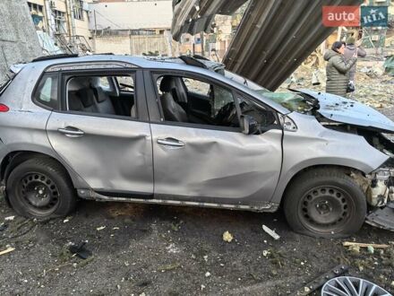 Пежо 2008 2015 в Запорожье на Automoto.ua Серый Пежо 2008, объемом двигателя 1.2 л и пробегом 90 тыс. км за 1371 $, фото 1 на Automoto.ua