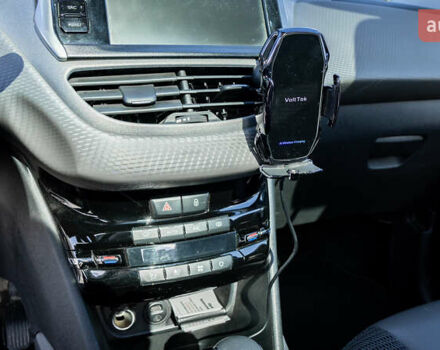 Зелений Пежо 2008, об'ємом двигуна 1.2 л та пробігом 45 тис. км за 12500 $, фото 24 на Automoto.ua