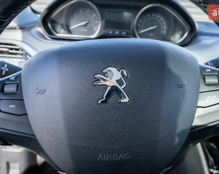 Зелений Пежо 2008, об'ємом двигуна 1.2 л та пробігом 45 тис. км за 12500 $, фото 27 на Automoto.ua