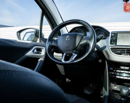 Зелений Пежо 2008, об'ємом двигуна 1.2 л та пробігом 45 тис. км за 12500 $, фото 4 на Automoto.ua