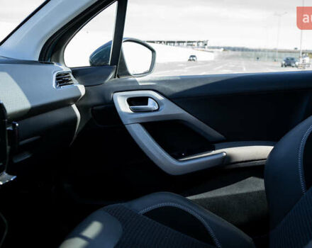 Зелений Пежо 2008, об'ємом двигуна 1.2 л та пробігом 45 тис. км за 12500 $, фото 39 на Automoto.ua