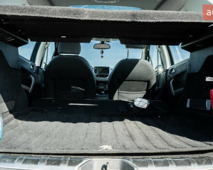 Зелений Пежо 2008, об'ємом двигуна 1.2 л та пробігом 45 тис. км за 12500 $, фото 17 на Automoto.ua