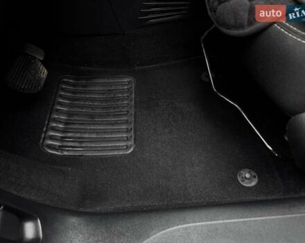 Зеленый Пежо 2008, объемом двигателя 1.2 л и пробегом 133 тыс. км за 12000 $, фото 9 на Automoto.ua