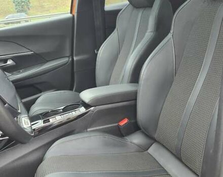 Оранжевый Пежо 2008, объемом двигателя 1.2 л и пробегом 90 тыс. км за 20000 $, фото 5 на Automoto.ua