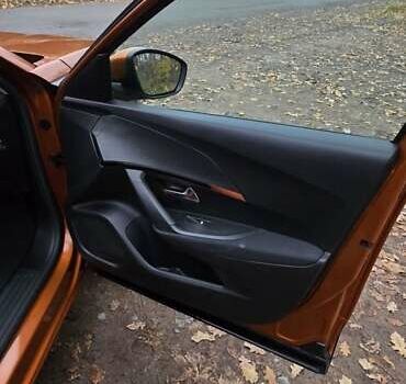 Оранжевый Пежо 2008, объемом двигателя 1.2 л и пробегом 84 тыс. км за 17500 $, фото 12 на Automoto.ua