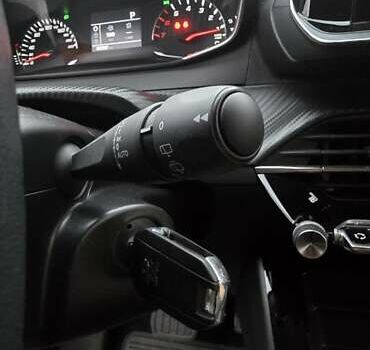 Оранжевый Пежо 2008, объемом двигателя 1.2 л и пробегом 84 тыс. км за 17500 $, фото 19 на Automoto.ua