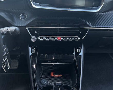 Оранжевый Пежо 2008, объемом двигателя 1.2 л и пробегом 50 тыс. км за 22500 $, фото 4 на Automoto.ua