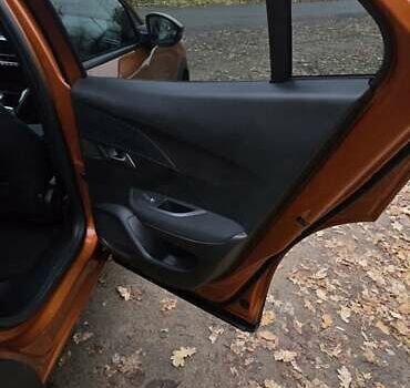 Оранжевый Пежо 2008, объемом двигателя 1.2 л и пробегом 84 тыс. км за 17500 $, фото 14 на Automoto.ua