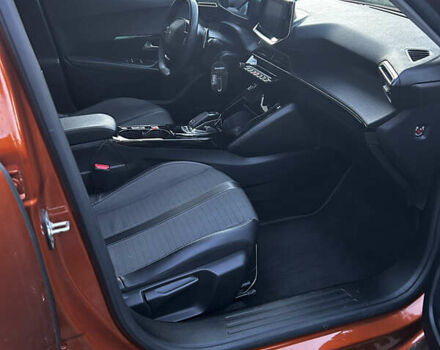 Оранжевый Пежо 2008, объемом двигателя 1.2 л и пробегом 50 тыс. км за 22500 $, фото 9 на Automoto.ua