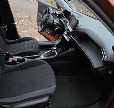 Оранжевый Пежо 2008, объемом двигателя 1.2 л и пробегом 84 тыс. км за 17500 $, фото 23 на Automoto.ua