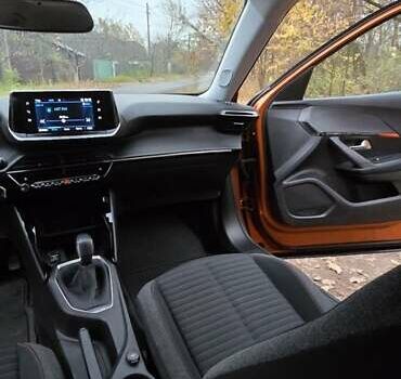 Оранжевый Пежо 2008, объемом двигателя 1.2 л и пробегом 84 тыс. км за 17500 $, фото 26 на Automoto.ua