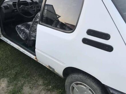 Пежо 205 1988 в Яворове на Automoto.ua Белый Пежо 205, объемом двигателя 1.4 л и пробегом 227 тыс. км за 1300 $, фото 1 на Automoto.ua