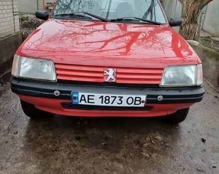 Червоний Пежо 205, об'ємом двигуна 1.4 л та пробігом 250 тис. км за 800 $, фото 1 на Automoto.ua