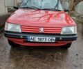 Червоний Пежо 205, об'ємом двигуна 1.4 л та пробігом 250 тис. км за 800 $, фото 1 на Automoto.ua