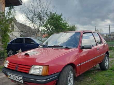 Пежо 205 1988 в Василькове на Automoto.ua Красный Пежо 205, объемом двигателя 1.6 л и пробегом 324 тыс. км за 846 $, фото 1 на Automoto.ua