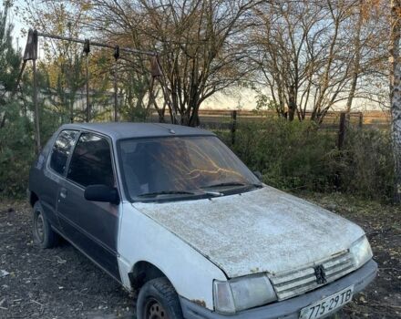 Серый Пежо 205, объемом двигателя 1.1 л и пробегом 200 тыс. км за 500 $, фото 1 на Automoto.ua