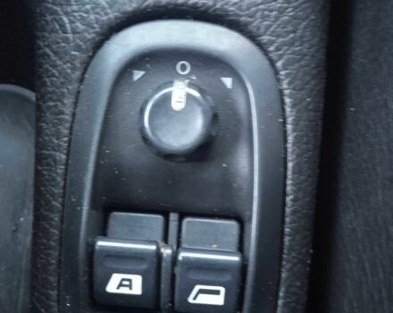 Белый Пежо 206, объемом двигателя 2 л и пробегом 345 тыс. км за 310 $, фото 3 на Automoto.ua