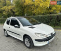 Білий Пежо 206, об'ємом двигуна 1.87 л та пробігом 268 тис. км за 3200 $, фото 1 на Automoto.ua
