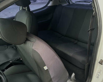 Білий Пежо 206, об'ємом двигуна 1.87 л та пробігом 268 тис. км за 3200 $, фото 20 на Automoto.ua