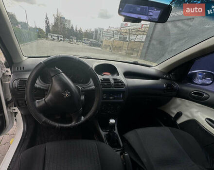 Білий Пежо 206, об'ємом двигуна 1.87 л та пробігом 268 тис. км за 3200 $, фото 21 на Automoto.ua