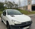 Белый Пежо 206, объемом двигателя 1.1 л и пробегом 265 тыс. км за 1699 $, фото 11 на Automoto.ua