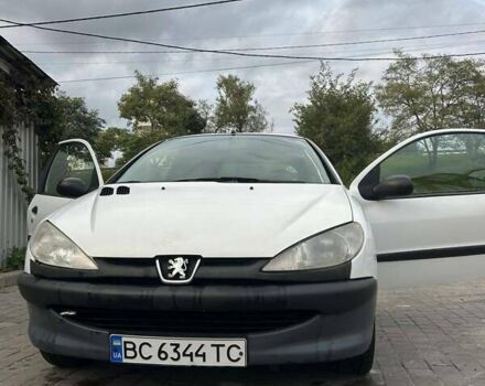 Белый Пежо 206, объемом двигателя 1.1 л и пробегом 265 тыс. км за 1699 $, фото 13 на Automoto.ua