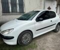 Білий Пежо 206, об'ємом двигуна 0.14 л та пробігом 242 тис. км за 3050 $, фото 1 на Automoto.ua