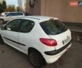 Білий Пежо 206, об'ємом двигуна 1.36 л та пробігом 253 тис. км за 1900 $, фото 2 на Automoto.ua