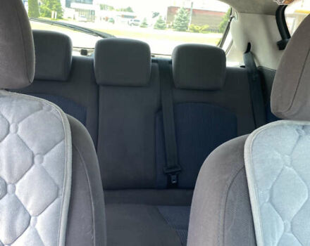 Белый Пежо 206, объемом двигателя 1.36 л и пробегом 293 тыс. км за 2500 $, фото 7 на Automoto.ua