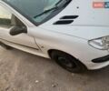 Білий Пежо 206, об'ємом двигуна 1.36 л та пробігом 253 тис. км за 1900 $, фото 5 на Automoto.ua