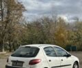 Білий Пежо 206, об'ємом двигуна 2 л та пробігом 300 тис. км за 1000 $, фото 5 на Automoto.ua