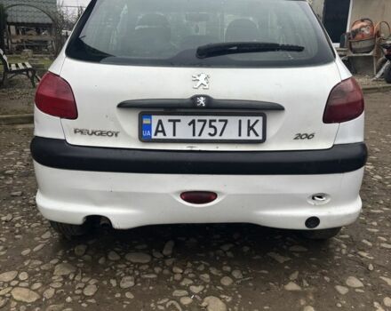 Белый Пежо 206, объемом двигателя 1.1 л и пробегом 387 тыс. км за 1600 $, фото 6 на Automoto.ua