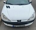 Белый Пежо 206, объемом двигателя 1.4 л и пробегом 225 тыс. км за 3000 $, фото 1 на Automoto.ua