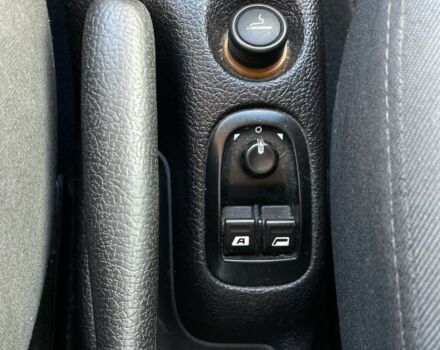 Белый Пежо 206, объемом двигателя 1.4 л и пробегом 298 тыс. км за 3600 $, фото 9 на Automoto.ua