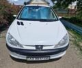 Белый Пежо 206, объемом двигателя 1.4 л и пробегом 100 тыс. км за 2500 $, фото 1 на Automoto.ua
