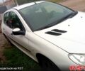Белый Пежо 206, объемом двигателя 1.4 л и пробегом 0 тыс. км за 4000 $, фото 1 на Automoto.ua