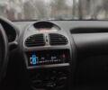 Белый Пежо 206, объемом двигателя 1.4 л и пробегом 201 тыс. км за 3700 $, фото 3 на Automoto.ua