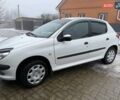 Белый Пежо 206, объемом двигателя 1.59 л и пробегом 141 тыс. км за 5700 $, фото 1 на Automoto.ua