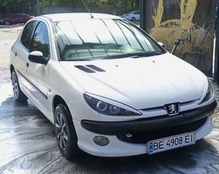 Белый Пежо 206, объемом двигателя 1.4 л и пробегом 235 тыс. км за 4100 $, фото 16 на Automoto.ua