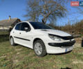 Белый Пежо 206, объемом двигателя 1.4 л и пробегом 383 тыс. км за 2750 $, фото 2 на Automoto.ua