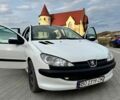 Белый Пежо 206, объемом двигателя 1.4 л и пробегом 270 тыс. км за 4000 $, фото 1 на Automoto.ua