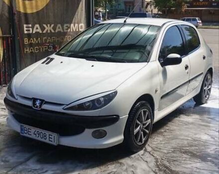 Белый Пежо 206, объемом двигателя 1.4 л и пробегом 235 тыс. км за 4100 $, фото 19 на Automoto.ua