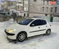 Белый Пежо 206, объемом двигателя 1.36 л и пробегом 239 тыс. км за 3300 $, фото 1 на Automoto.ua