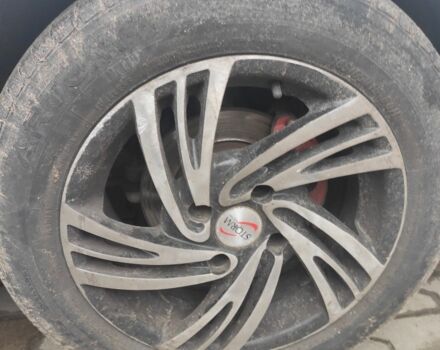 Белый Пежо 206, объемом двигателя 1.4 л и пробегом 201 тыс. км за 3700 $, фото 7 на Automoto.ua